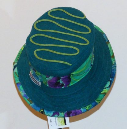 Chapeau en laine bouillie turquoise et coton fleuri anis – Image 4