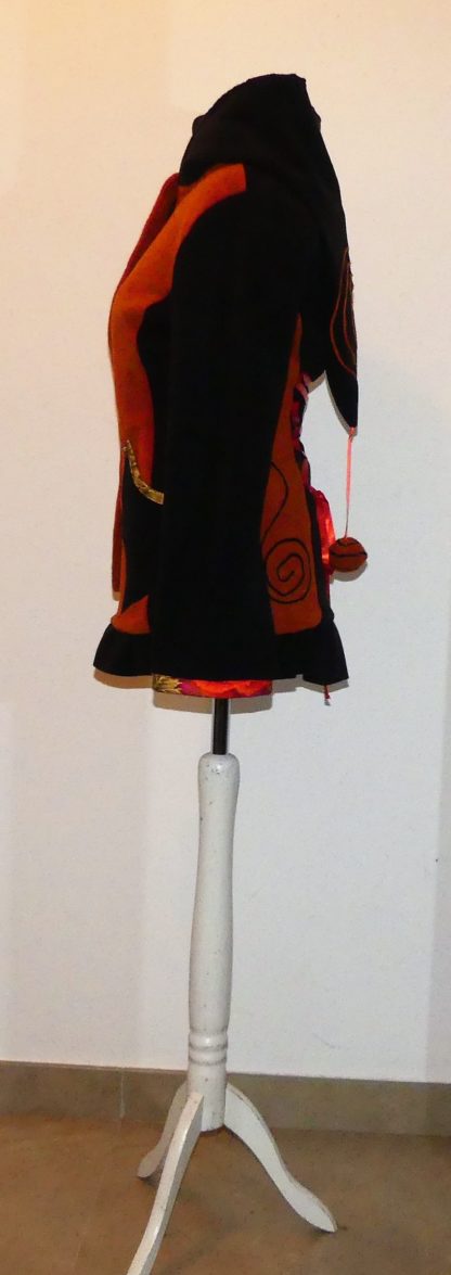 Veste princesse lutin avec lacets et volant, noir et grenade T40/42 – Image 7