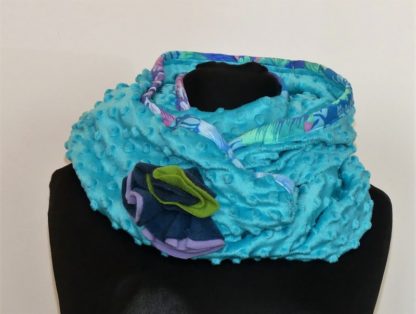 Echarpe double tour en minky turquoise et bleu