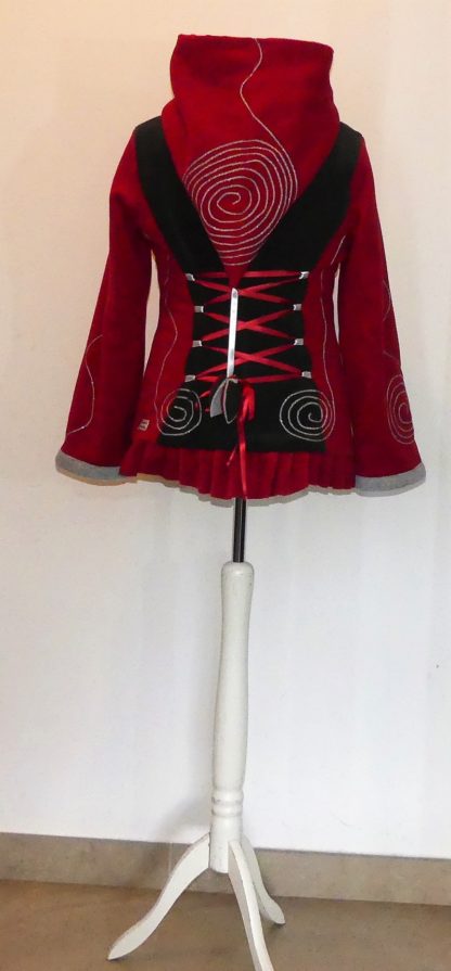 Veste princesse lutin rouge et anthracite avec volant et laçage T42 – Image 2