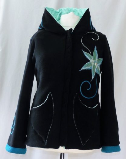 Veste lutin polaire noire et vert d'eau avec fleurs en laine cardé T 42 – Image 3