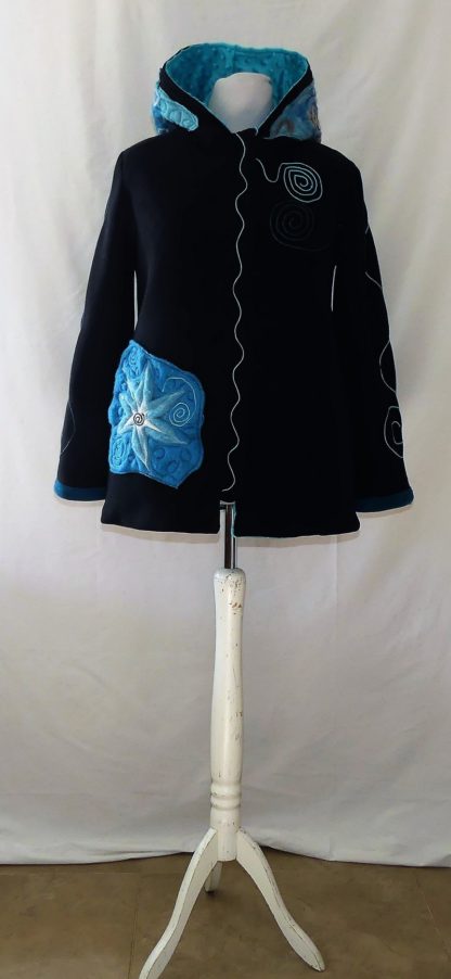 Veste longue en polaire noire et minky turquoise T44 – Image 2