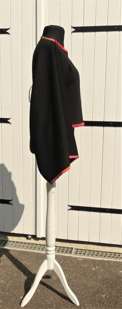 Poncho kimono court en jersey noir et grenade  mi-saison Taille unique – Image 5