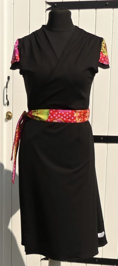 Robe portefeuille en jersey viscose noir et coton rouge et rose T 42 – Image 7