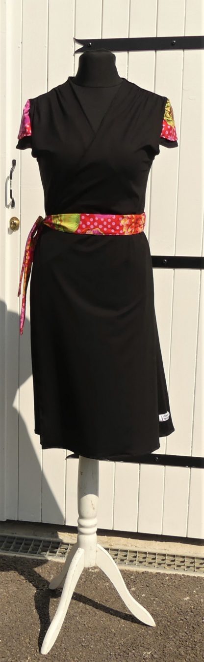 Robe portefeuille en jersey viscose noir et coton rouge et rose T 42 – Image 6