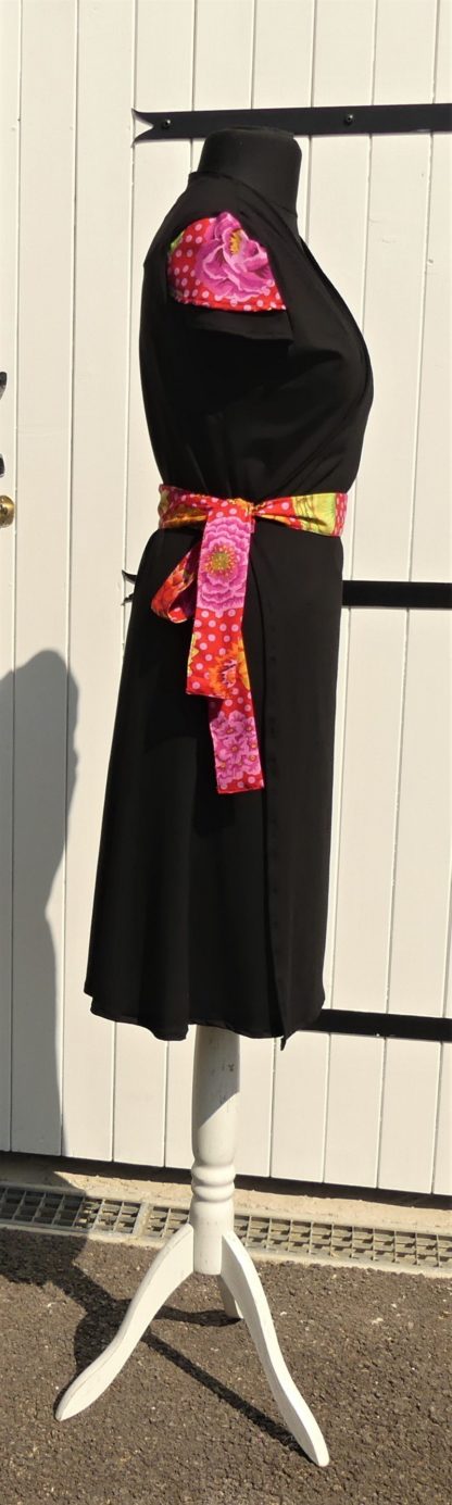 Robe portefeuille en jersey viscose noir et coton rouge et rose T 42 – Image 4