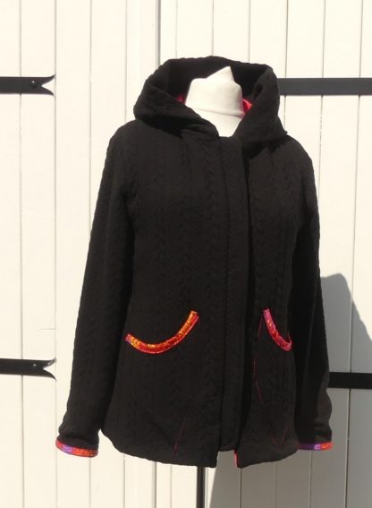 Veste mi-saison à capuche en jersey matelassé noir et rose pink taille 42 – Image 6