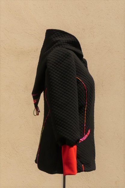 Veste à capuche lutin en jersey matelassé noir et rose pulpe Taille 42 – Image 4