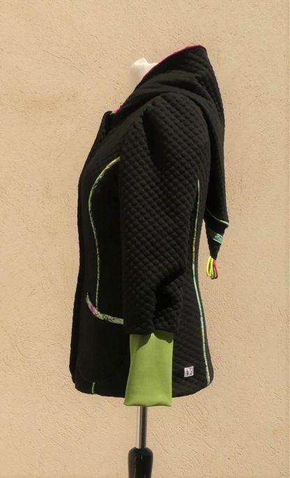 Veste à capuche lutin en jersey matelassé noir et rose pulpe Taille 40 – Image 2