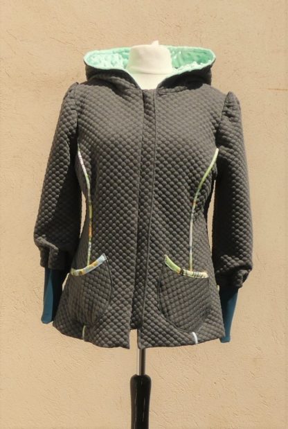 Veste à capuche lutin en jersey matelassé gris moyen et vert d'eau taille 44 – Image 2