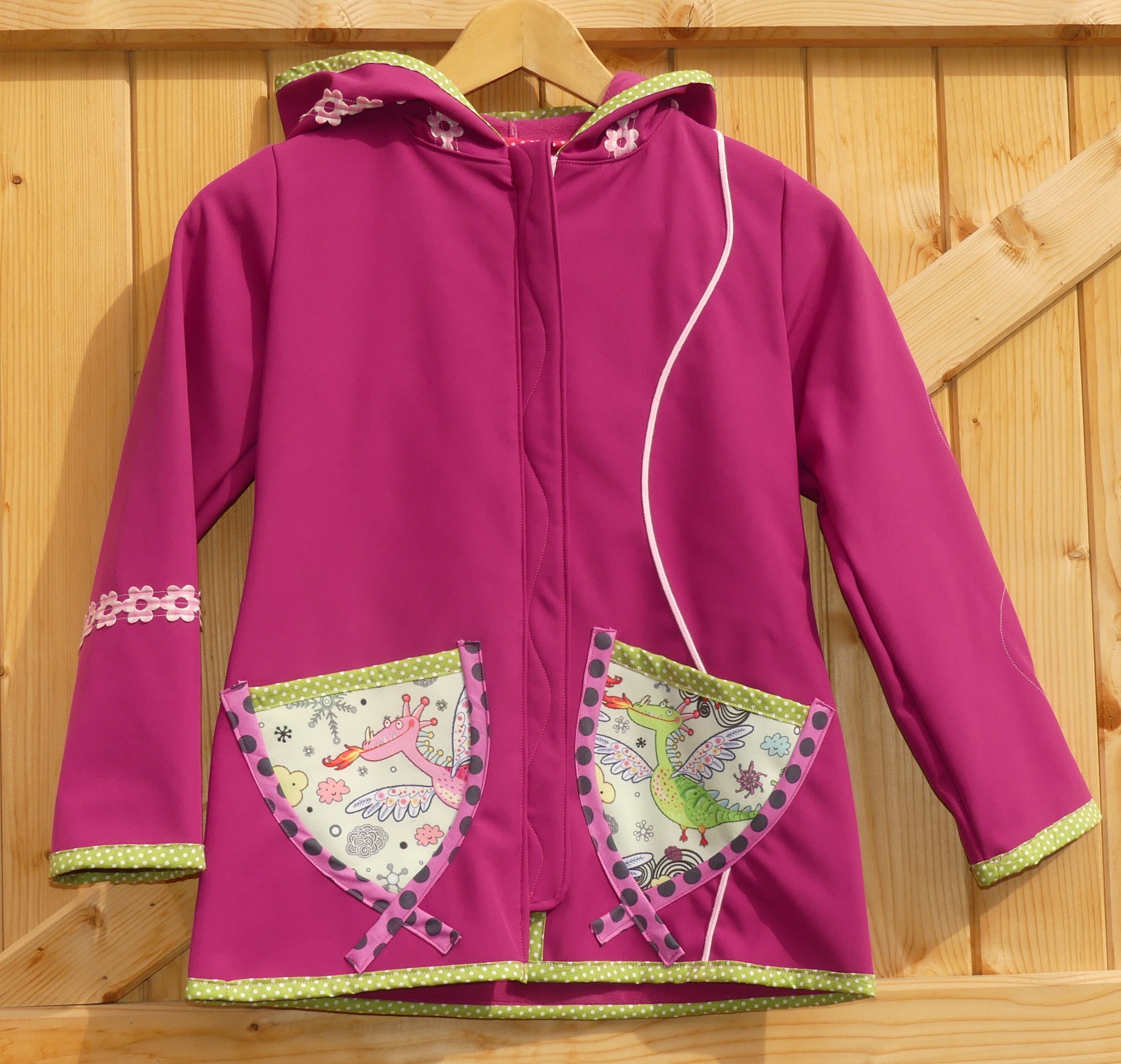 Veste lutin pulpe avec dragons heureux – Image 2