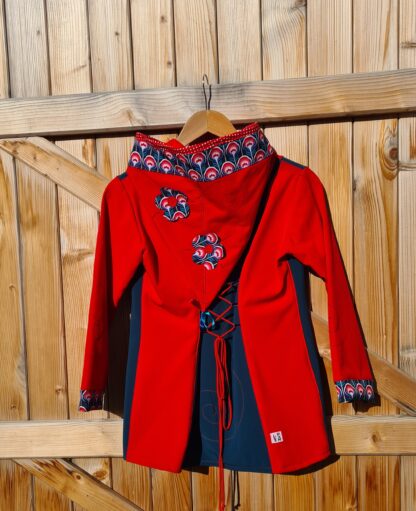 VESTE FILLE EN SOFTSHELL IMPERMEABLE BLEU/VERT ET ROUGE 10 ans