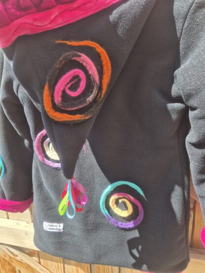 VESTE EN POLAIRE CAPUCHE LUTIN FILLE T6 ANS – Image 3